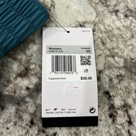 Nike running shorts - Picture 2 of 4